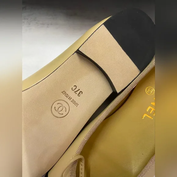 Chanel Beige and Black Women's Ballet Flats - Picture 6 of 9